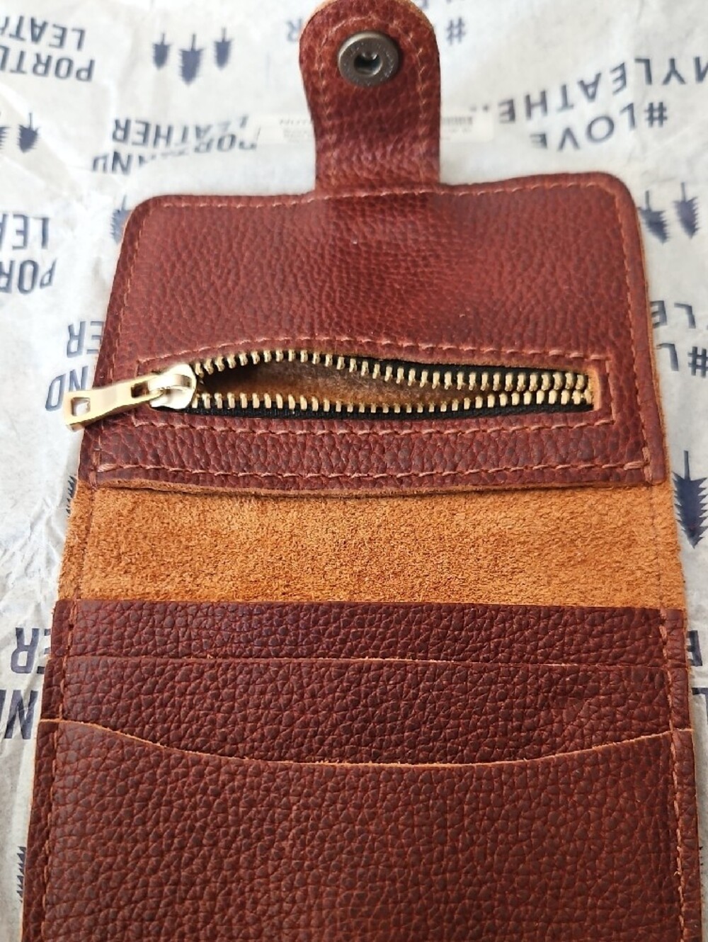 Portland Leather Goods Mini Bifold Wallet Nutmeg Brown NEW - Picture 4 of 6